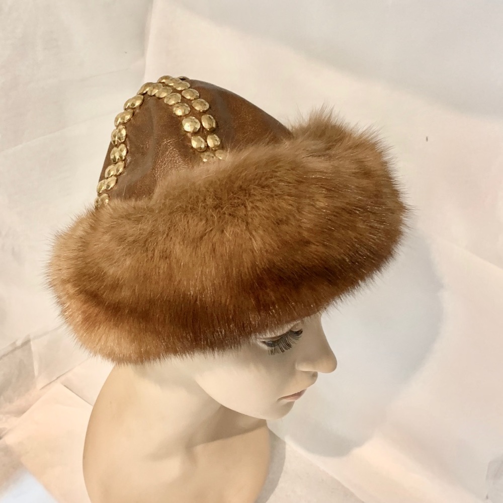 Fur Hat - Picture 11 of 16